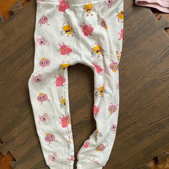 💝3/$15💝 old navy monster pj set - Picture 4 of 4